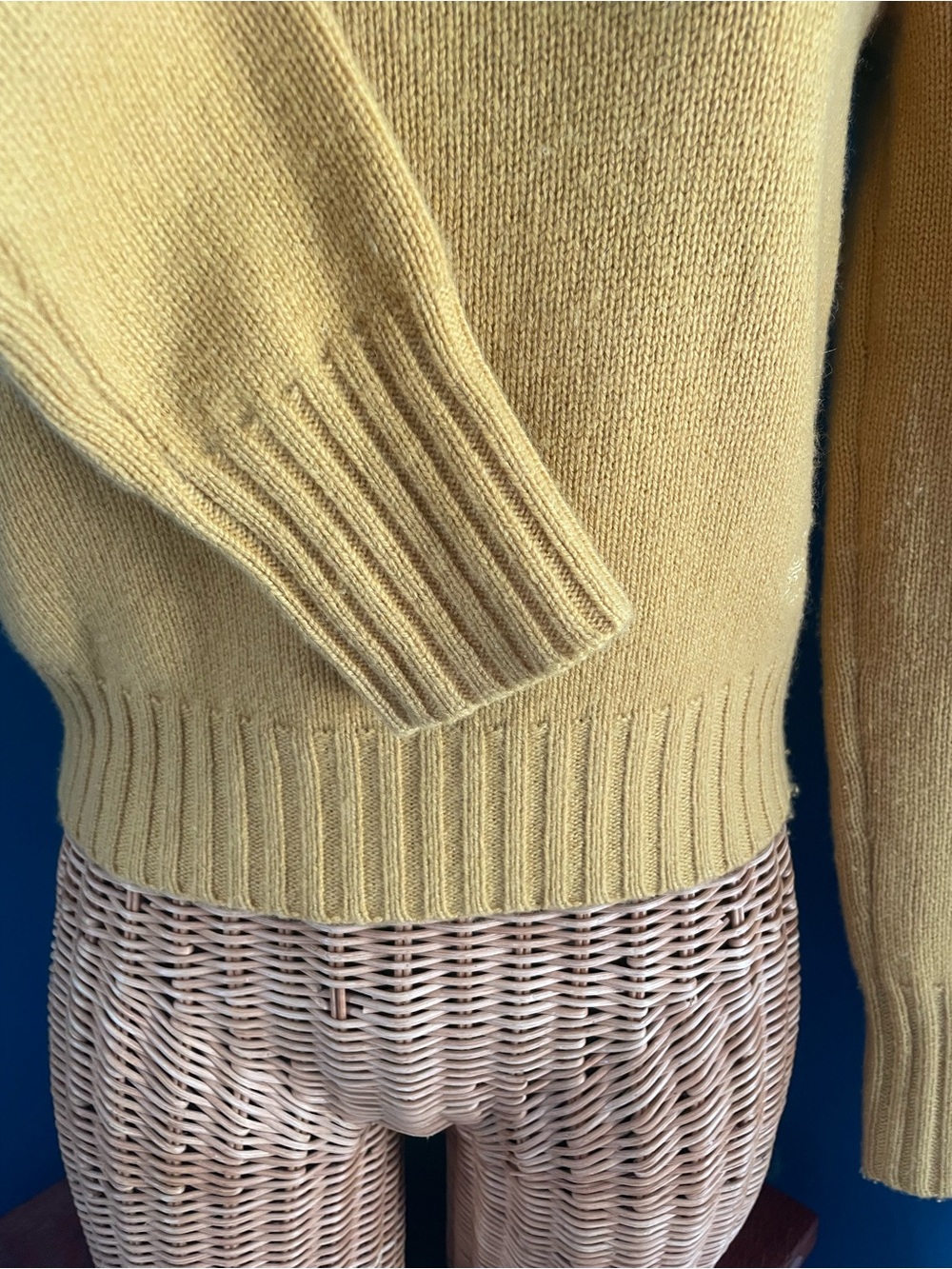 Tory Sport 100% Cashmere Crew Neck Sweater Mustard Yellow Logo Size XS - Picture 4 of 14